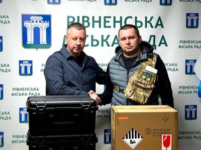 Для 20 підрозділів ЗСУ передали нову партію квадрокоптерів від Рівного