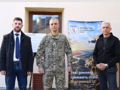 «Книга на лінії фронту»: в Ужгороді презентували книжки та історії закарпатських захисників