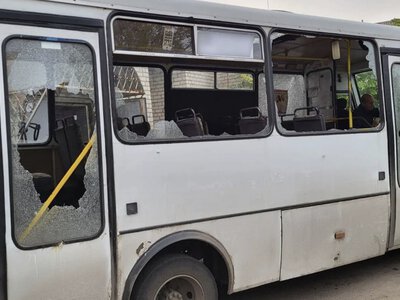 Росіяни вдарили дроном по маршрутці в Херсоні, є загиблий і поранені