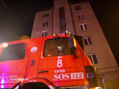 Шестиповерховий дім горів у Харкові: загинув мешканець, п’ять – постраждали