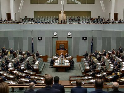 Парламент Австралії вшанував депутатку Гейнс після нападу — ABC News Australia