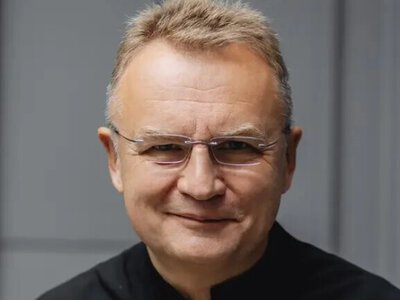 Скандал у Львівській ратуші: як дорогі друзі Садового роками орендують серце міста за копійки?