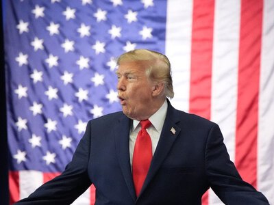 Майже 70% американських виборців занепокоєні корупцією в адміністрації Трампа, – FT