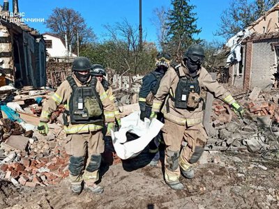 У Слов’янську рятувальники деблокували тіло загиблої жінки з-під завалів будинку