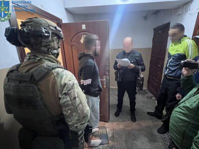 До 8 років ув’язнення засудили вінничанина, який ошукав 39 осіб на 830 тис. грн за схемою псевдобанкінгу
