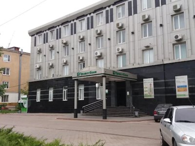 ПриватБанк скорочує роботу відділень у Слов’янську та Краматорську: адреси та графік