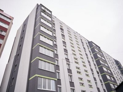 Відбудова пошкодженої ракетним ударом багатоповерхівки в Умані готова більш ніж на 90%