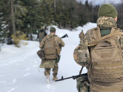 Хто зможе носити військову форму без штрафів та конфіскації: законопроєкт № 16130
