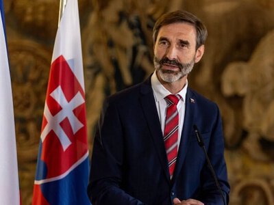 Словацька опозиція обурилася візитом міністра закордонних справ до Москви