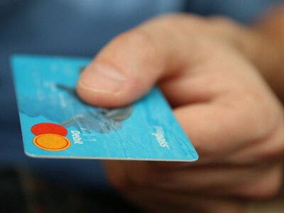 Закарпатця засудили за крадіжку грошей із банківської картки