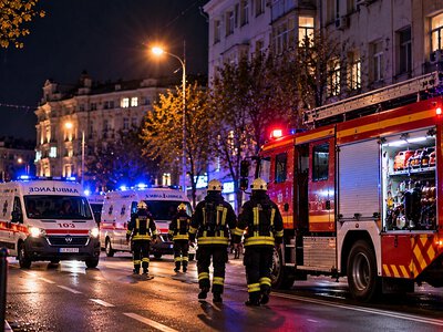 Удар балістикою по Києву: пошкоджені метро, лікарні та гуртожиток, є жертви