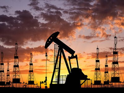 Нафта подешевшала на 1% на тлі переговорів у Тегерані, попри нові атаки хуситів на Саудівську Аравію