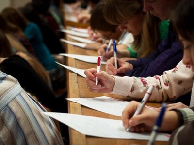 Усе про Радіодиктант національної єдності: де слухати, коли писати і куди надсилати на перевірку