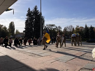 У Кременчуці попрощалися із загиблим захисником Олександром Зелінським
