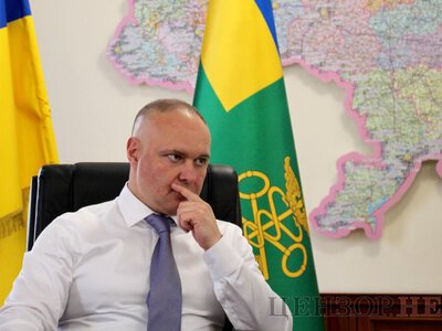 Лондонські канікули та сумська благодійність проти чергового великого перезавантаження митниці