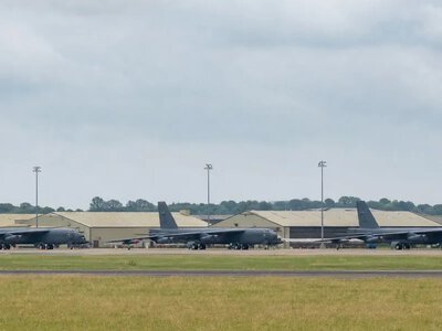 У Британії двом чоловікам висунули обвинувачення у справі RAF Fairford — Cyprus Mail