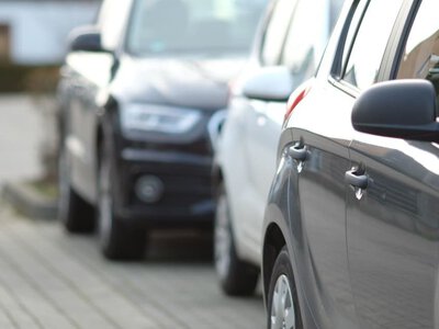 Трьом платним парковкам у Мукачеві хочуть встановити тариф: скільки треба буде заплатити — PMG.ua