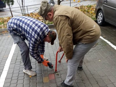 У Тернополі демонтували незаконний паркувальний бар’єр