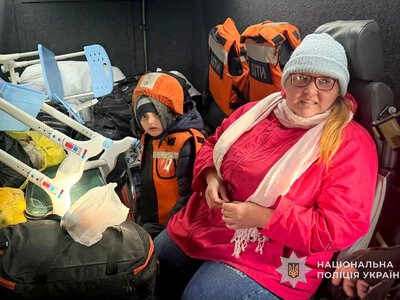 «Білі янголи» евакуювали маму із шестирічним сином із прифронтової громади на Сумщині