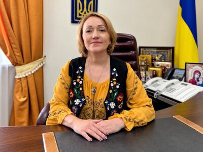 За 8 місяців більше, ніж за цілий рік: скільки заробила одеська чиновниця