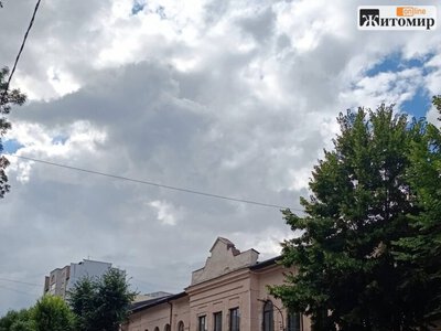 Будівля, яку житомиряни пам’ятають як Будинок офіцерів. ФОТО