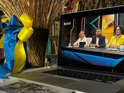 Зі сльозами на очах: як українці писали Радіодиктант національної єдності 2026