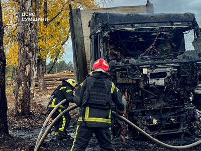У Шосткинській громаді внаслідок атаки безпілотника загорівся транспорт
