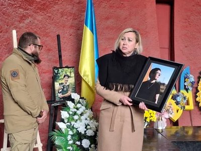 Рятувала життя військових: у Києві попрощалися з парамедикинею та журналісткою Шарговською