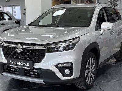 Російська атака пошкодила автосалони Suzuki у Києві: роботу тимчасово зупинили