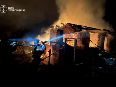 На Чернігівщині російські дрони атакували житло: постраждали шестеро людей