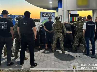 На Кам’янеччині судитимуть двох чоловіків, які за $6000 обіцяли незаконно переправити через кордон