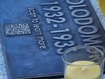 Гіркі спогади дитинства: у Канаді відкрили меморіал мільйонам загиблих українців