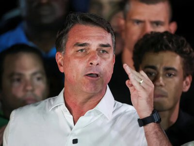Син експрезидента Бразилії Болсонару втік до США після поразки на виборах і відмови здати паспорти