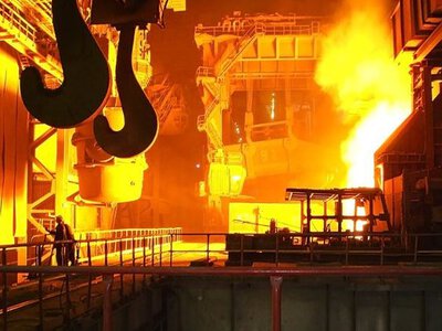 Ракетні удари зупинили найбільші меткомбінати: що відбувається зі сталлю — ВІДЕО