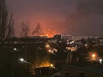Під ударом — Новомосковськ у Росії: масштабна пожежа спалахнула на хімзаводі Азот (фото)