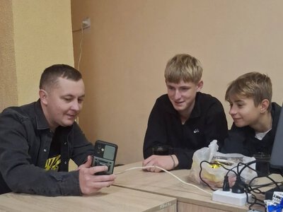 До Колодіївської гімназії завітав учитель, який захищає Україну на передовій