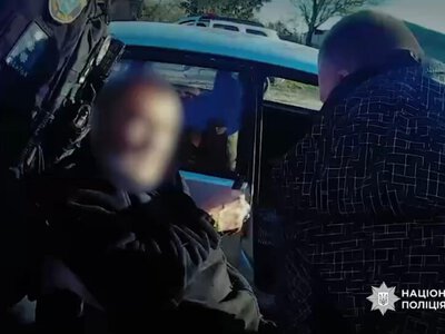 Поліцейські офіцери громади врятували пораненого тракториста після атаки ворожого БпЛА на Сумщині + Відео