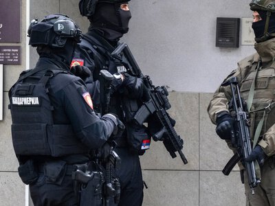 У Сербії застрелили підлітка, який напав на посольство Ізраїлю із двома ножами та поранив охоронця