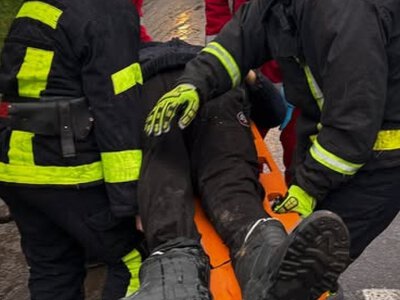 Аварія на Вінниччині - рятувальники деблокували чоловіка з понівеченого авто