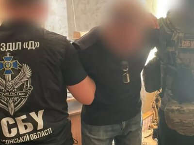 СБУ затримала двох засуджених за співпрацю з окупантами під час захоплення Херсона