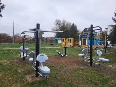 У Ковелі на набережній встановили нові вуличні тренажери за підтримки Німеччини