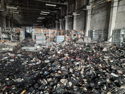 КСД показав наслідки російської атаки по складу з книжками