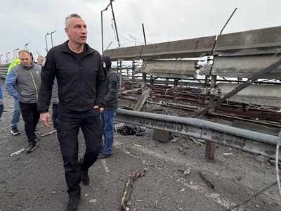 Південний міст Києва після обстрілу: що вже відновили на 28 жовтня