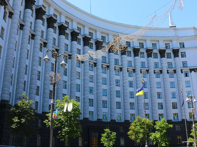 Кабмін змінив умови грантів, виданих підприємствам із 2022 року