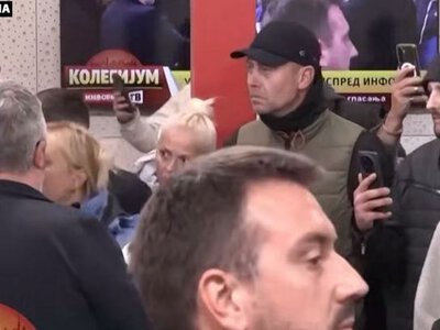 Протестувальники увірвалися до будівлі сербського телеканалу, який підтримує Вучича, і вимагали арешту редактора (ВІДЕО)