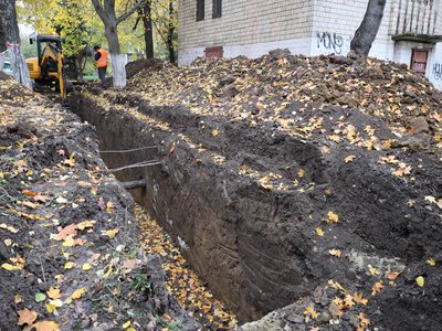 У Чернівцях прокладають майже два кілометри нових тепломереж для резервного постачання тепла