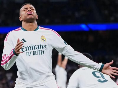 Мбаппе скасовують у Китаї - форварда видалили з симулятора eFootball, а в країні палять футболки француза