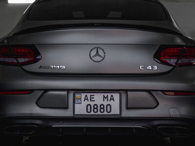Авто за €10 тисяч: скільки потрібно працювати українцю, щоб придбати