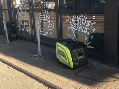 Конотоп п’ять діб без світла, його обіцяють увімкнути до кінця доби: як живе місто в таких умовах