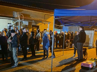Чернігів вразив небайдужістю: сотні містян приїхали рятувати тварин після ворожої атаки